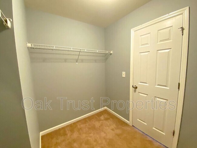 Building Photo - 410 Vinicio Dr