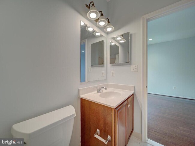 Building Photo - 43320 Barnstead Dr