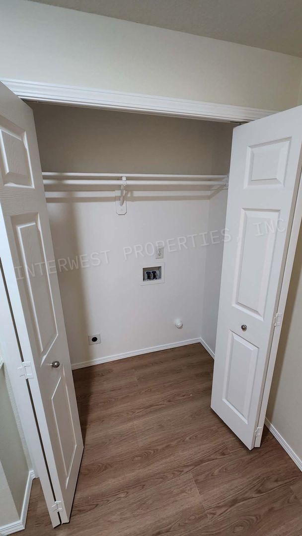 Building Photo - Remodeled 3 Bd Home W/ Washer & Dryer Hook-ups, Large Fenced Backyard, Gas Fireplace & 2 Car Garage!