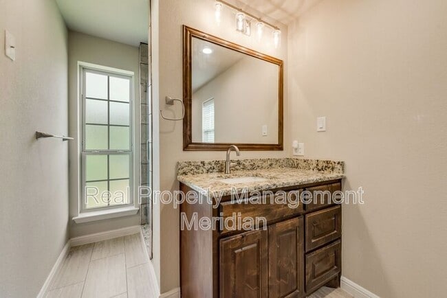 Building Photo - 625 Turtledove Ln