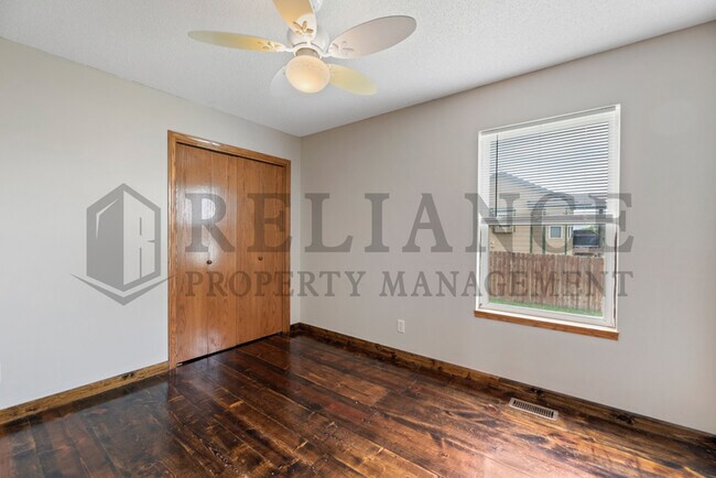 Building Photo - 1349 N Aksarben Ct