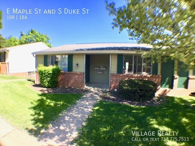 Building Photo - 461 E Maple St