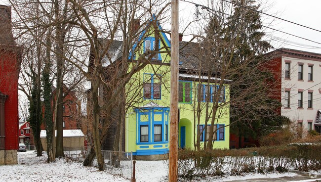 Primary Photo - 442 Franklin Ave