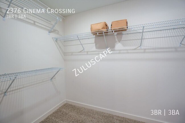 Building Photo - 1331 E Berry St