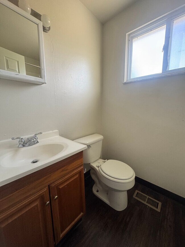 Building Photo - TIKI - 4563-4569 Croftshire Dr.