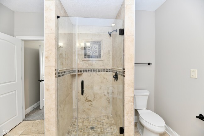 Building Photo - 8555 One W Dr