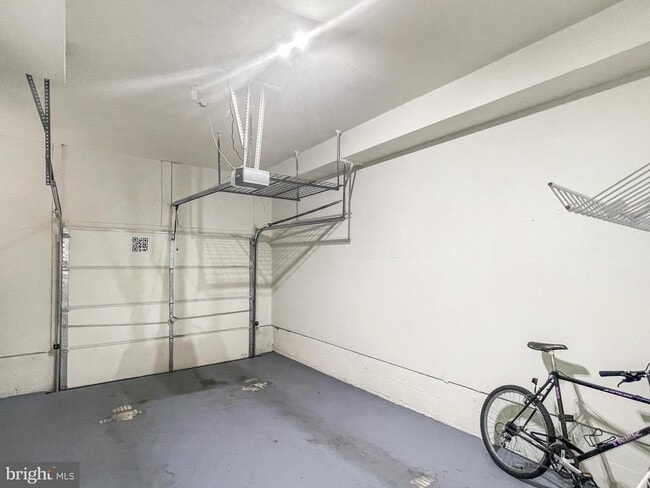 Building Photo - 12 S Exeter St