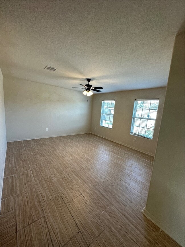 Building Photo - 10011 Sanders Rose Lane