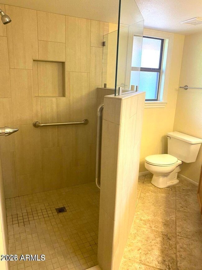 Building Photo - 12421 S Oneida Ct