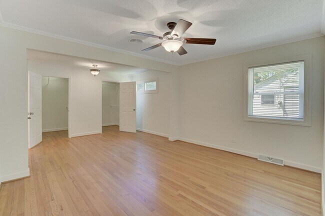Building Photo - 121 Marshdale Ave SW
