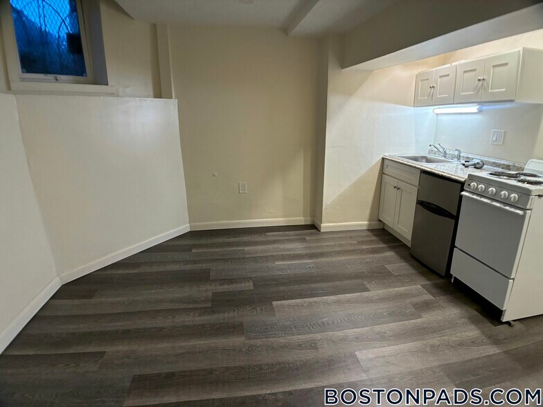Building Photo - 51 S Huntington Ave