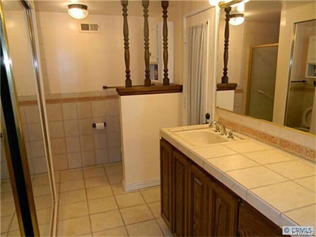 Building Photo - 405 N California St