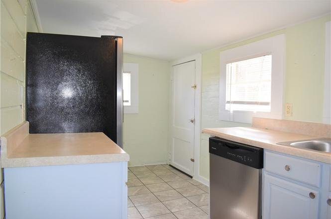 Building Photo - 407 Old Seneca Rd