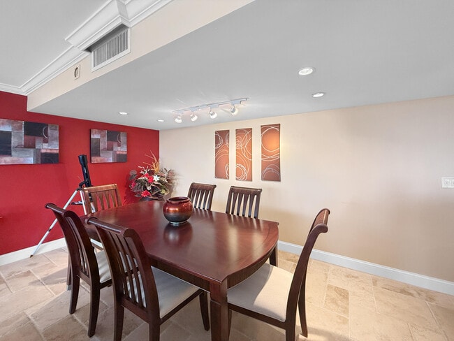Building Photo - 4200 N Ocean Dr