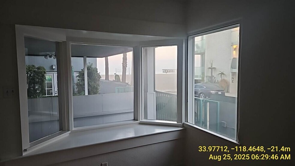 Building Photo - 3501 Ocean Front Walk