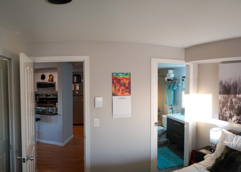 Master’s Bedroom - 530 Melrose Ave E