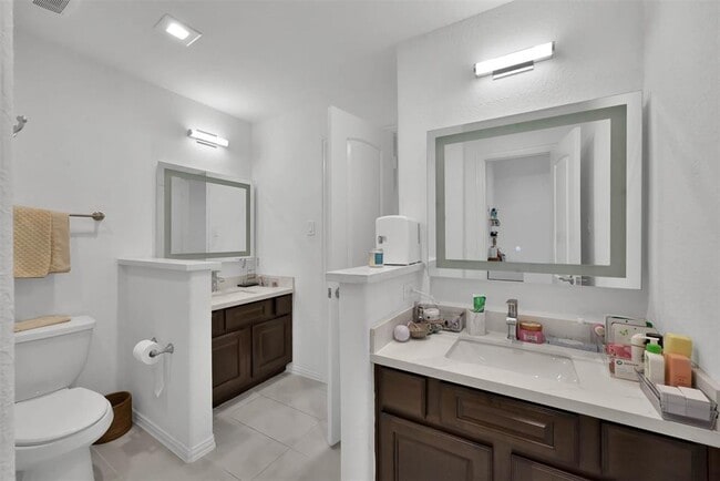 Building Photo - 51 Sandwell Place