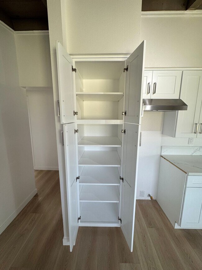 Building Photo - 1145-1149 Montauk Lane