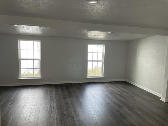 Building Photo - 4225 Harry St