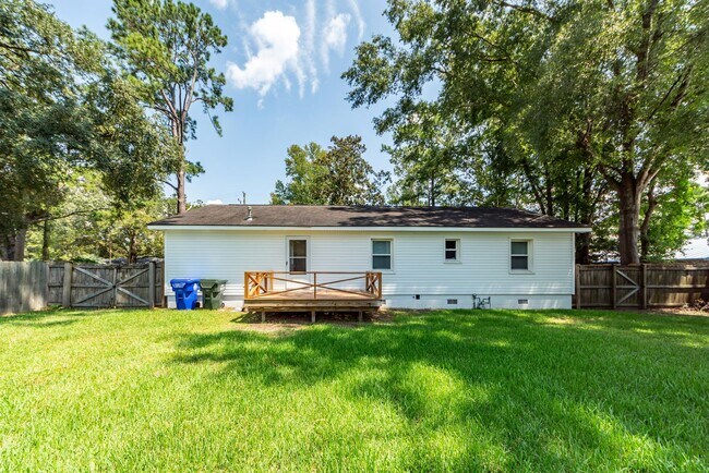 Building Photo - 2139 Pierpont Ave