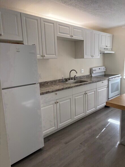 Building Photo - 1081 SE Monterey Rd