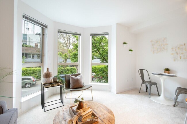 Building Photo - Capitol Hill - Braeburn open 1 Bedroom / 1...
