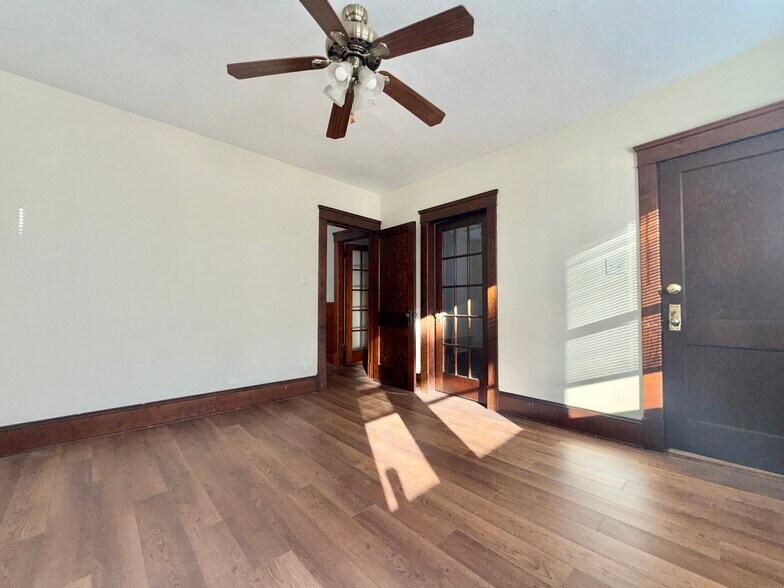 Building Photo - 998 Cass Ave