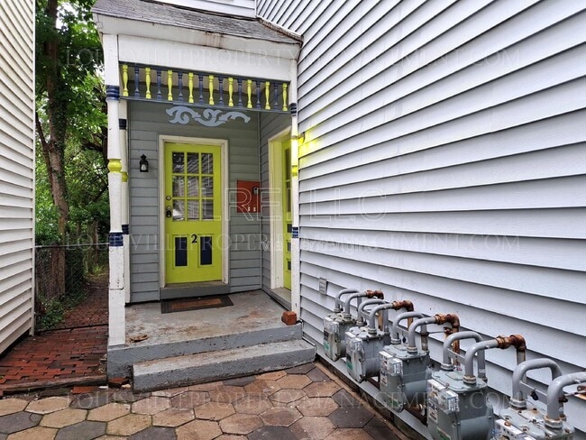 Building Photo - 710 Rubel Ave