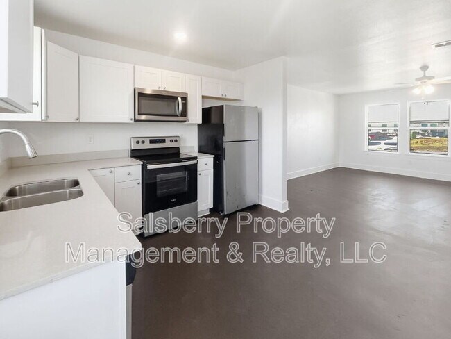 Building Photo - 109 James Ct