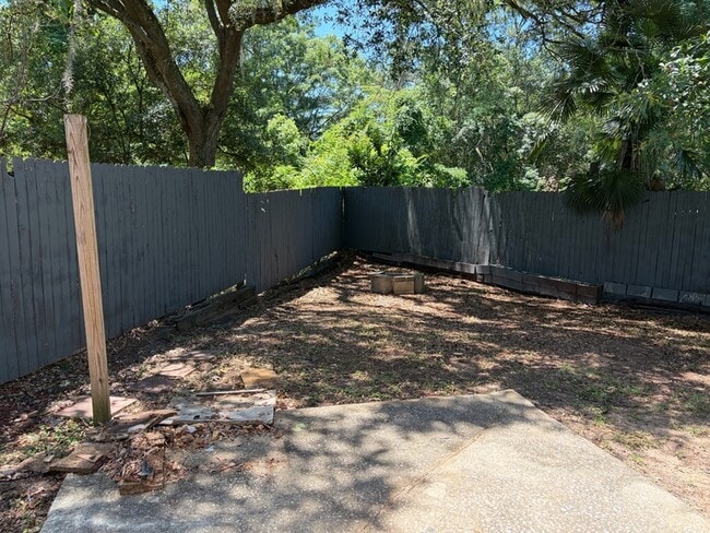 Building Photo - 1819 Salmon Dr