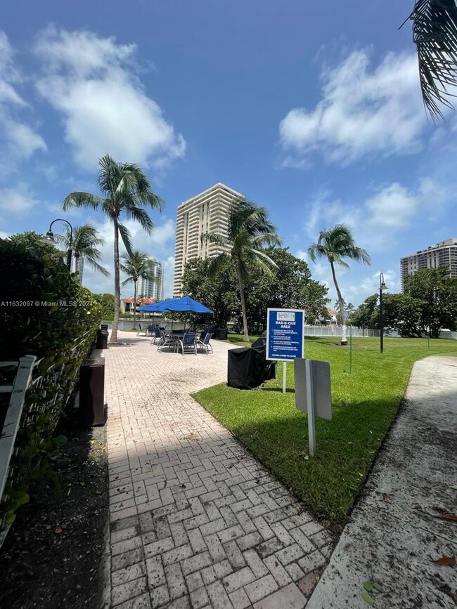 Building Photo - 19390 Collins Ave