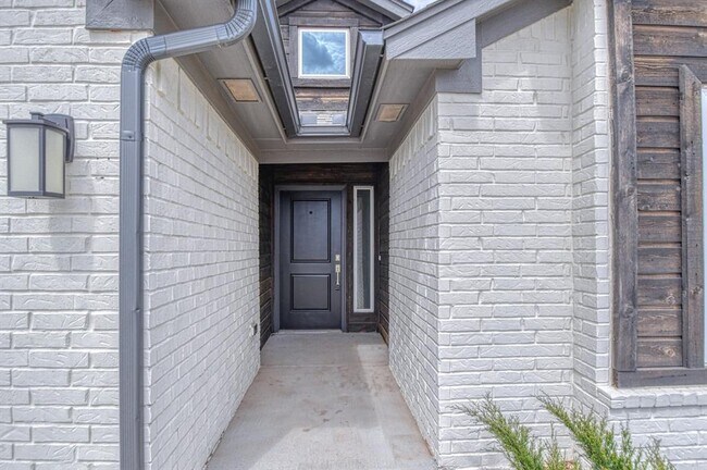 Building Photo - 275 Jennifer Dr