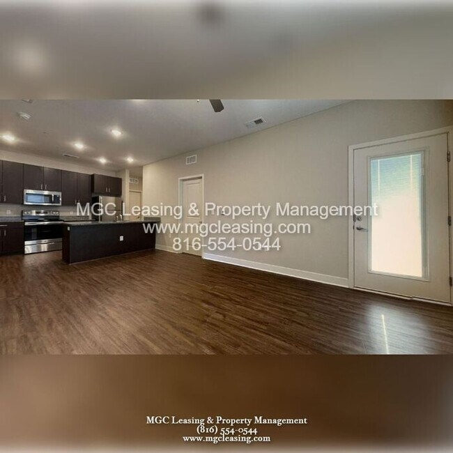 Building Photo - 2 Bedroom Luxury Apartment in the Northland of KCMO