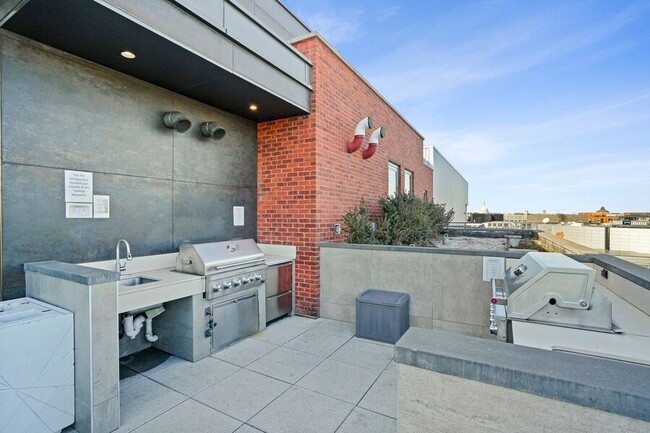 Building Photo - Nice Nest in Navy Yard| - Pet friendly and...