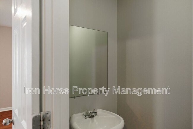 Building Photo - 638 Mill Stone Bluff