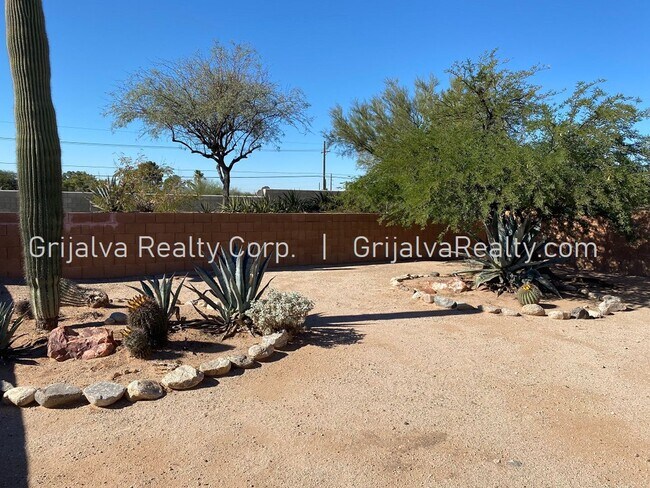 Building Photo - Northwest Living at it's Finest! 3 Bedroom...