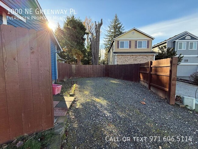 Building Photo - 1000 NE Greenway Pl