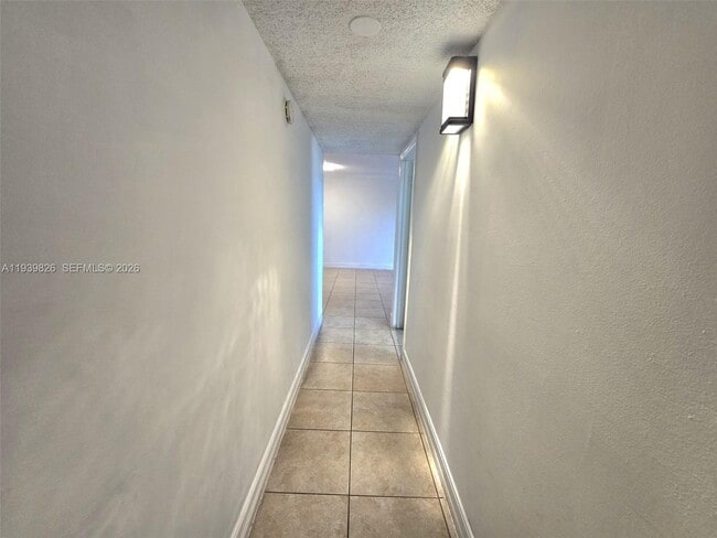 Building Photo - 6960 Miami Gardens Dr