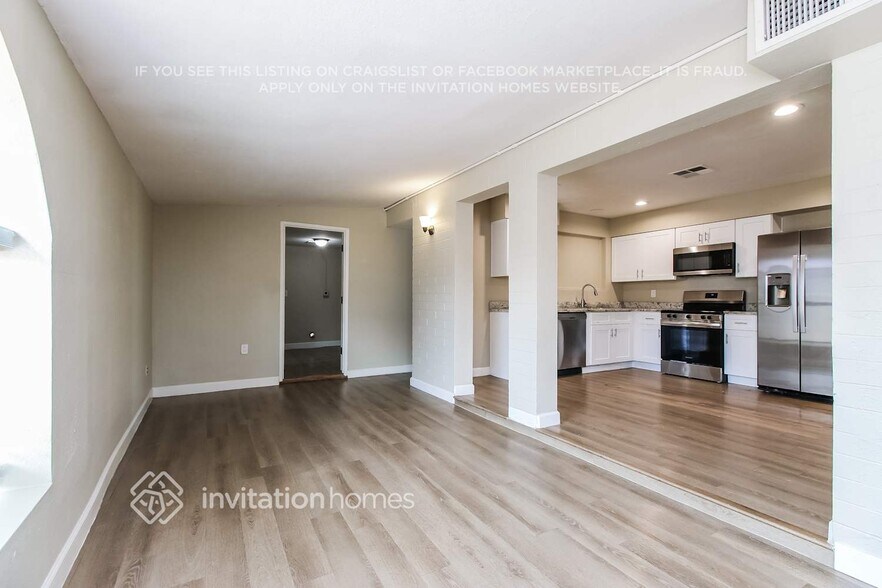 Building Photo - 12214 N Escobar Way