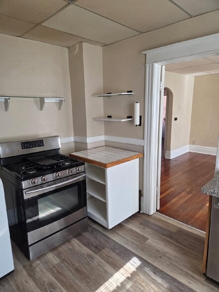 Building Photo - 1043 S Pennsylvania St