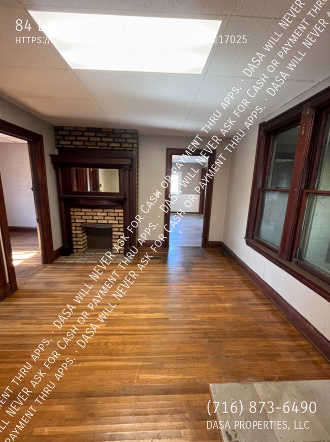 Building Photo - 84 Leddy St