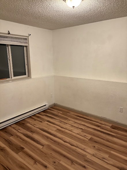 Building Photo - 190 Glenwood Dr