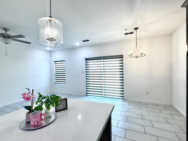 Building Photo - 9915 Borna Dr