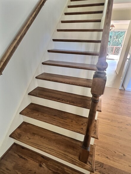 Hardwood steps - 69 Court Pl