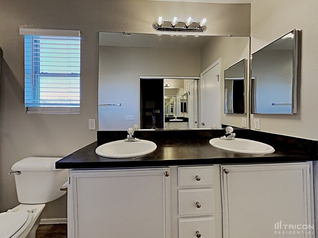 Building Photo - 6754 Cinnabar Coast Ln