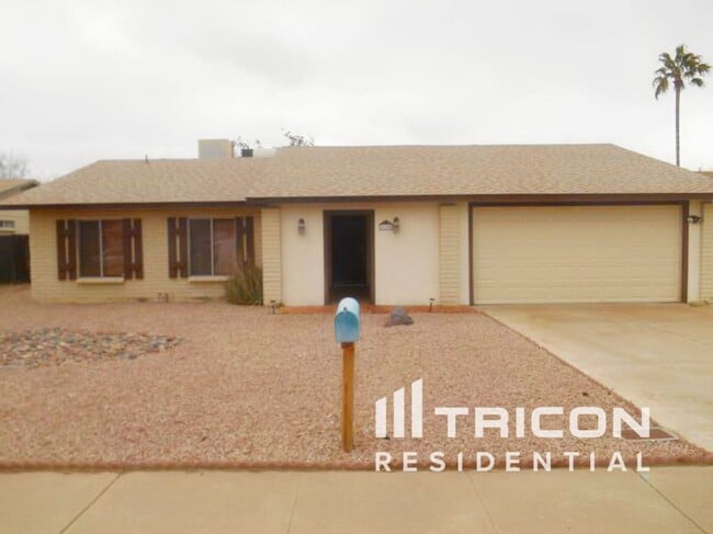 Building Photo - 1128 W Hermosa Dr