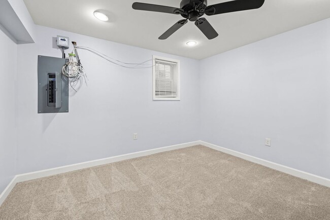 Building Photo - 7637 Seans Terrace