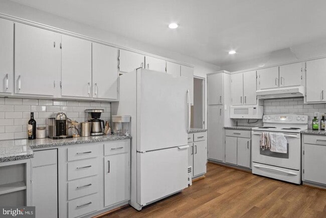 Building Photo - 2608 Sigmona St