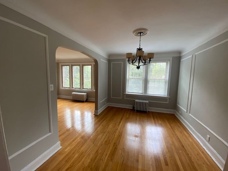 Building Photo - 2317 W Chase Ave