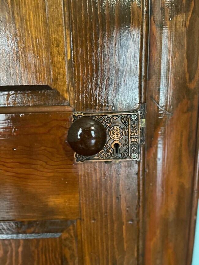 Building Photo - 322 Chestnut St